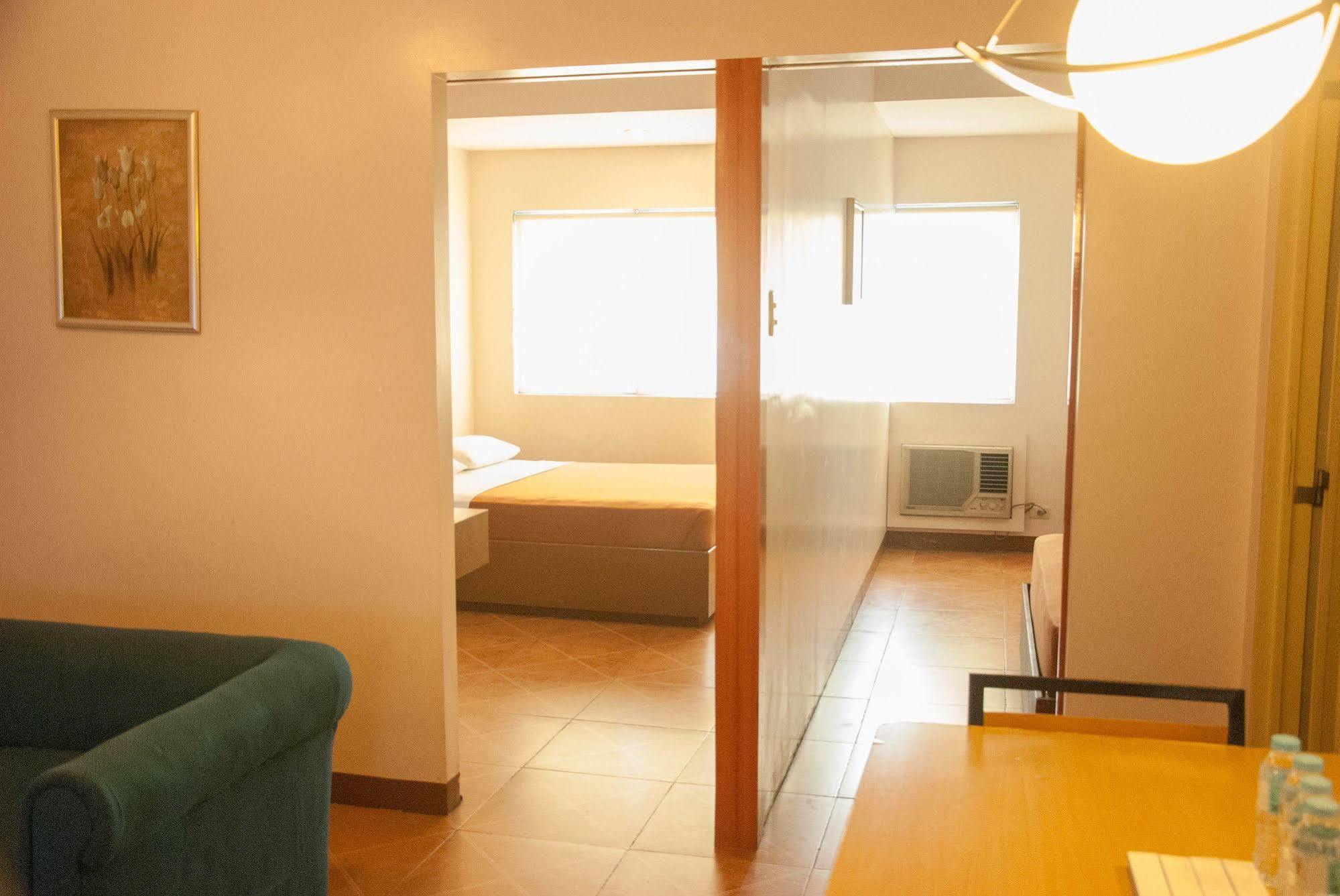Zen Rooms Basic La Paz Makati City Exterior foto