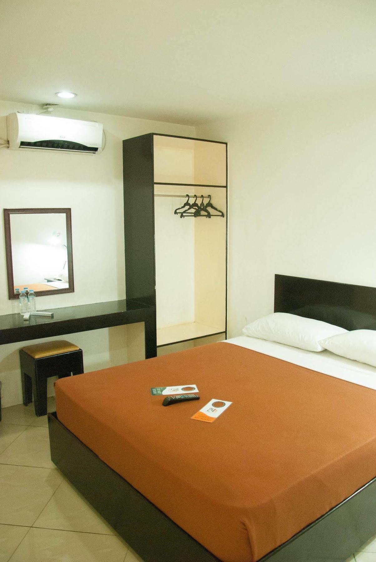 Zen Rooms Basic La Paz Makati City Exterior foto