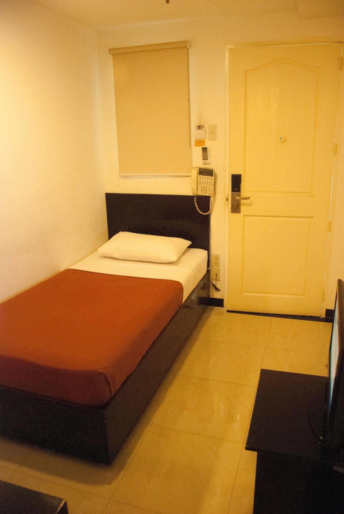 Zen Rooms Basic La Paz Makati City Exterior foto